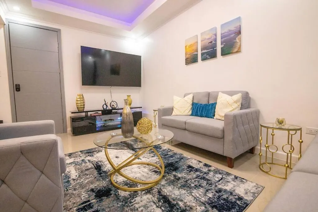 Apartament The Luxurious Chateau Kingston